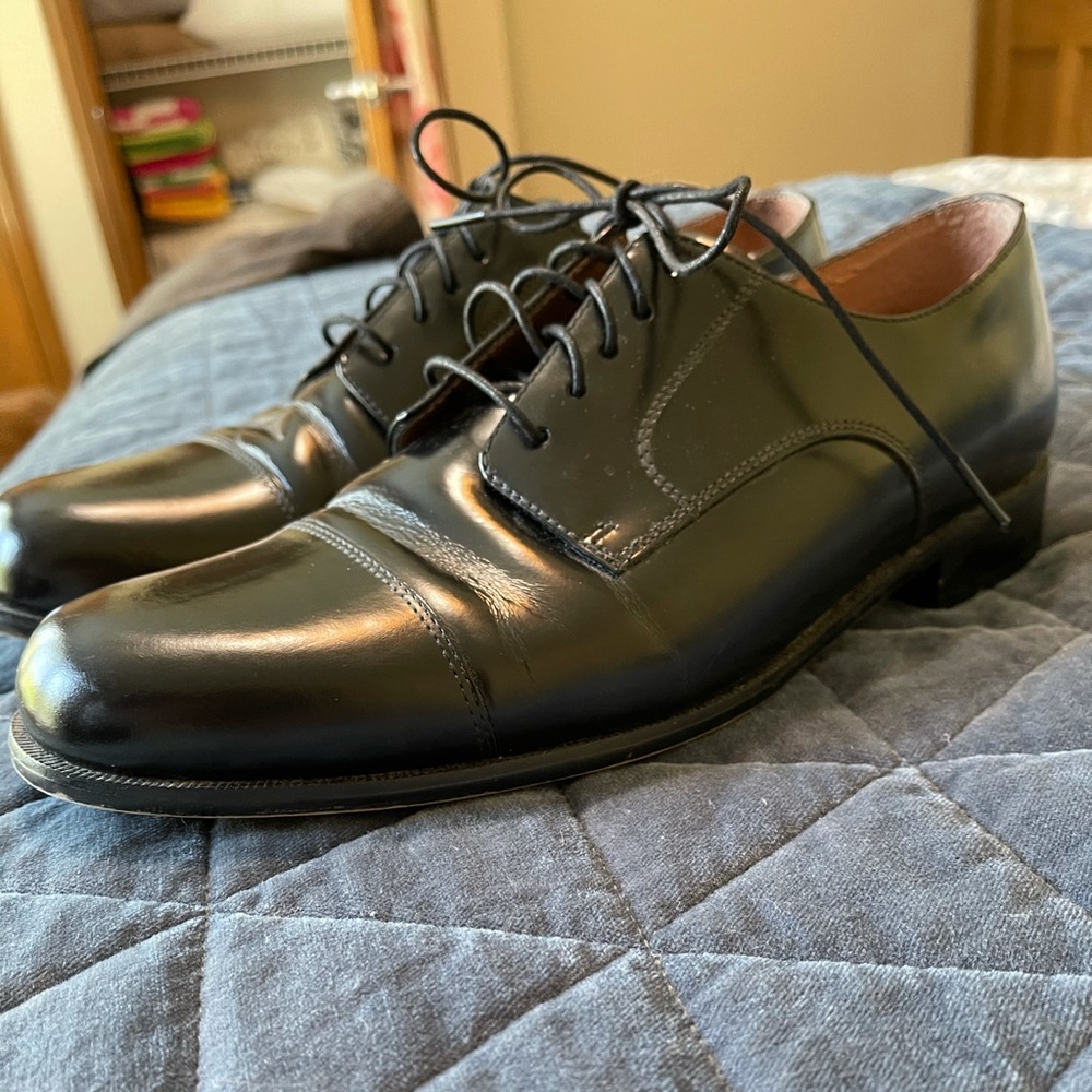 Men’s black dress oxford shoes